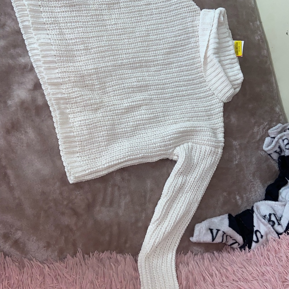 Sweater - Picture 2 of 3